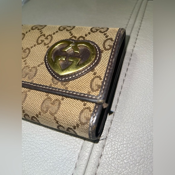 Gucci Brown Monogram Wallet with Gold Heart Logo - Picture 3 of 8